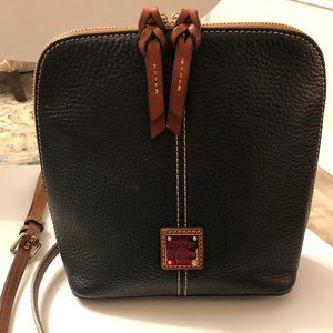 Dooney & Bourke Trixie Crossbody - Black Pebble Leather Contrast Strap detail
